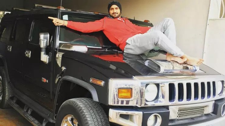 Harbhajan Singh with his Hummer H3