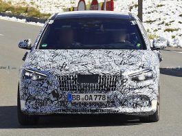 The Mercedes-Maybach S-class stated to release in 2021 was spied in the streets of Sweden. Credit-motor1.com