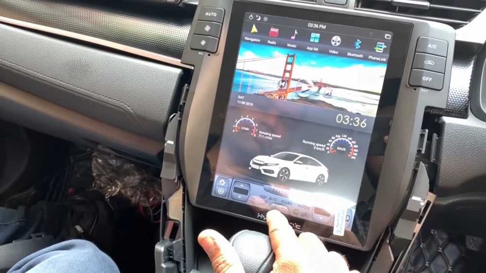 Tesla-Type Infotainment System On A Honda Civic