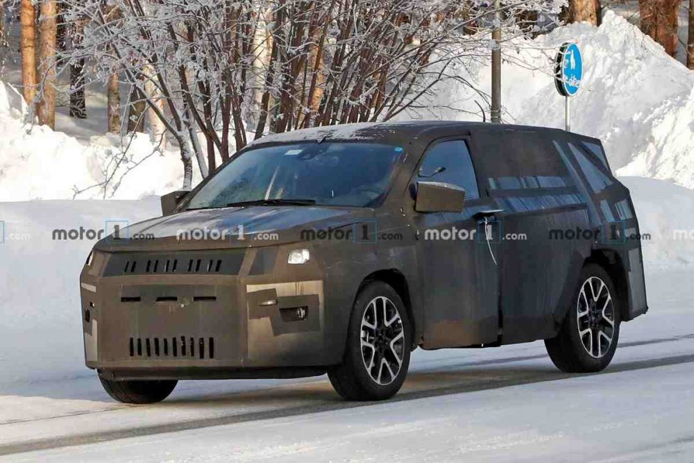Jeep 7 seater SUV Spied