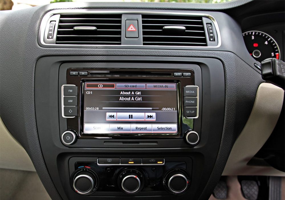 VW Jetta's Touchscreen Infotainment System