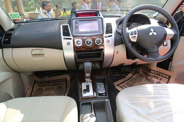 Mitsubishi Pajero Sport | Interior