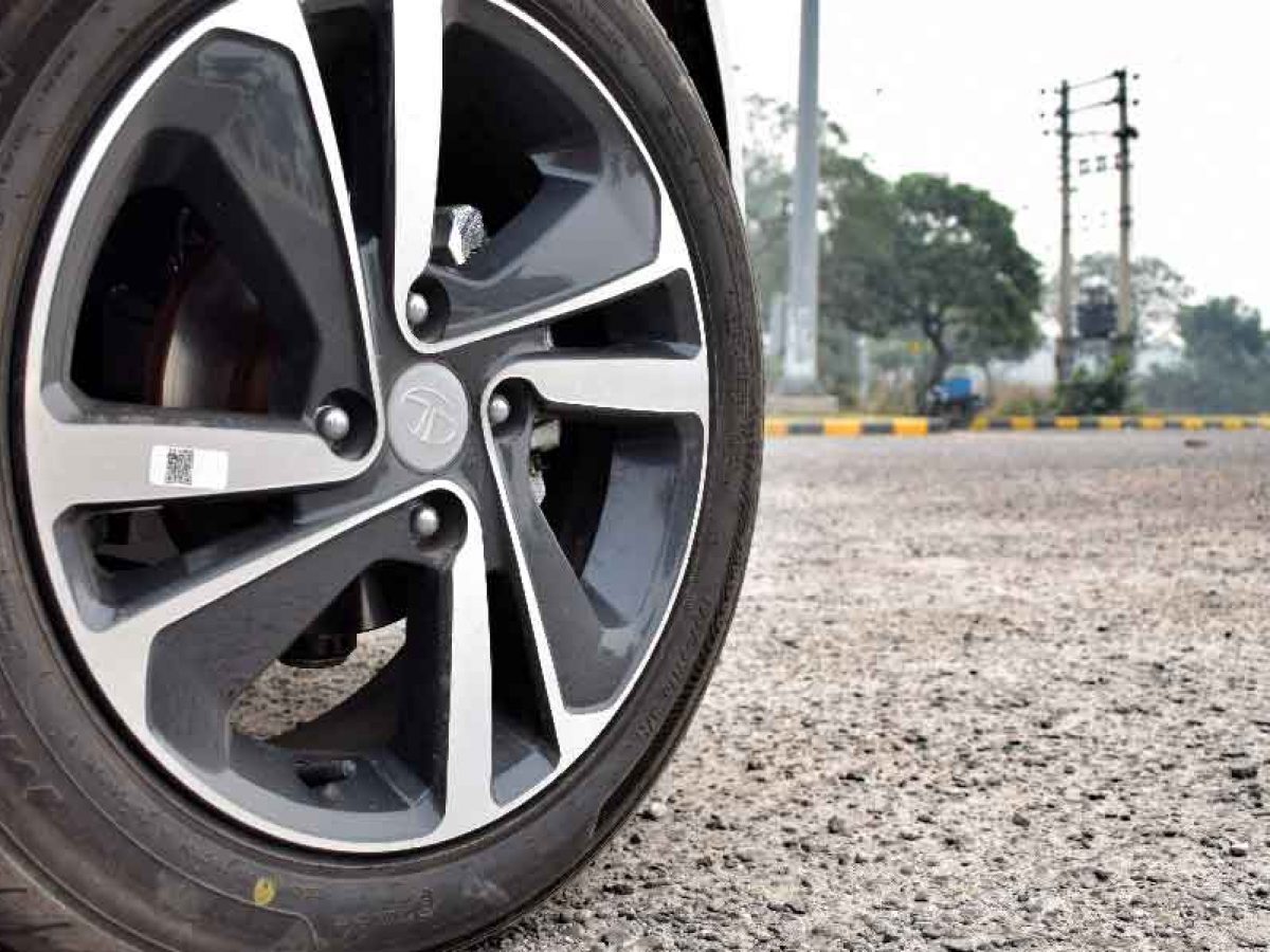 7 Reasons Why Driving With Worn Out Tyres Is A Bad Idea