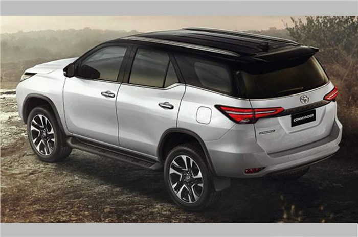2022 Toyota Fortuner Commander rear view