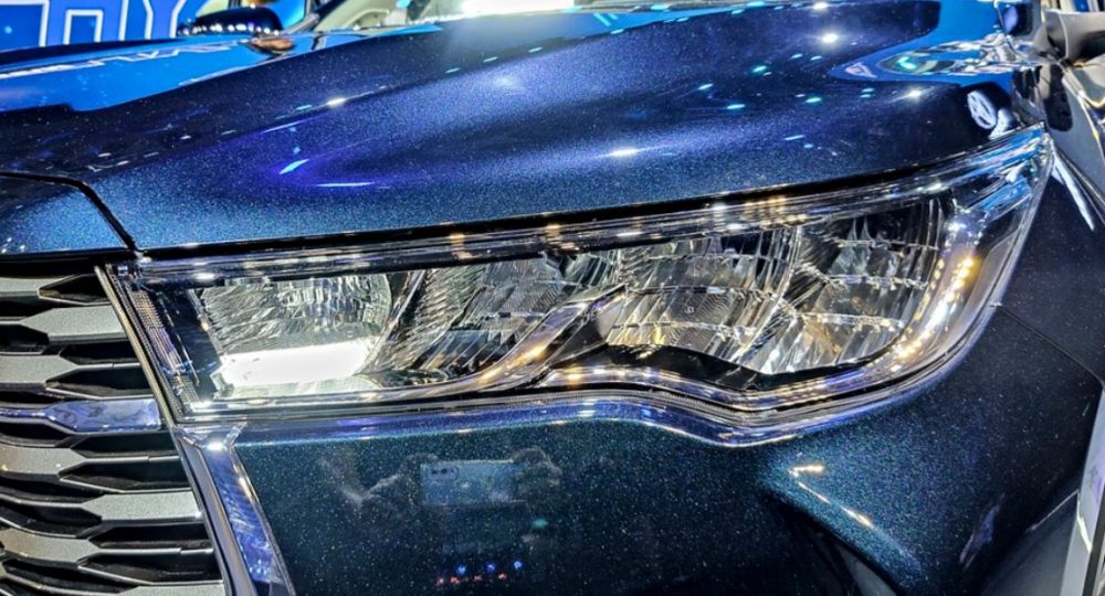 Toyota Innova Hycross Automatic Headlights